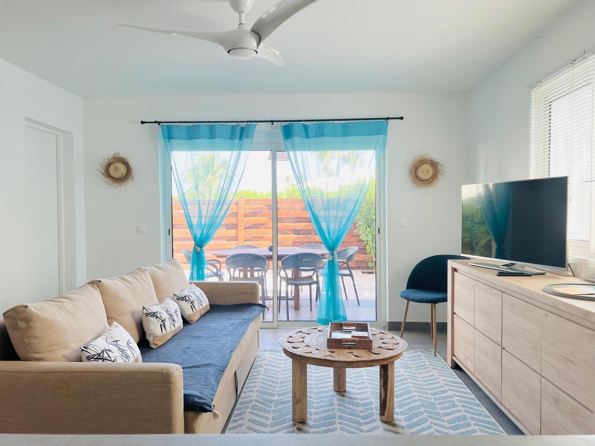 Blue Wave - 2 Bedrooms - Orient Beach! Quarter of Orleans 외부 사진